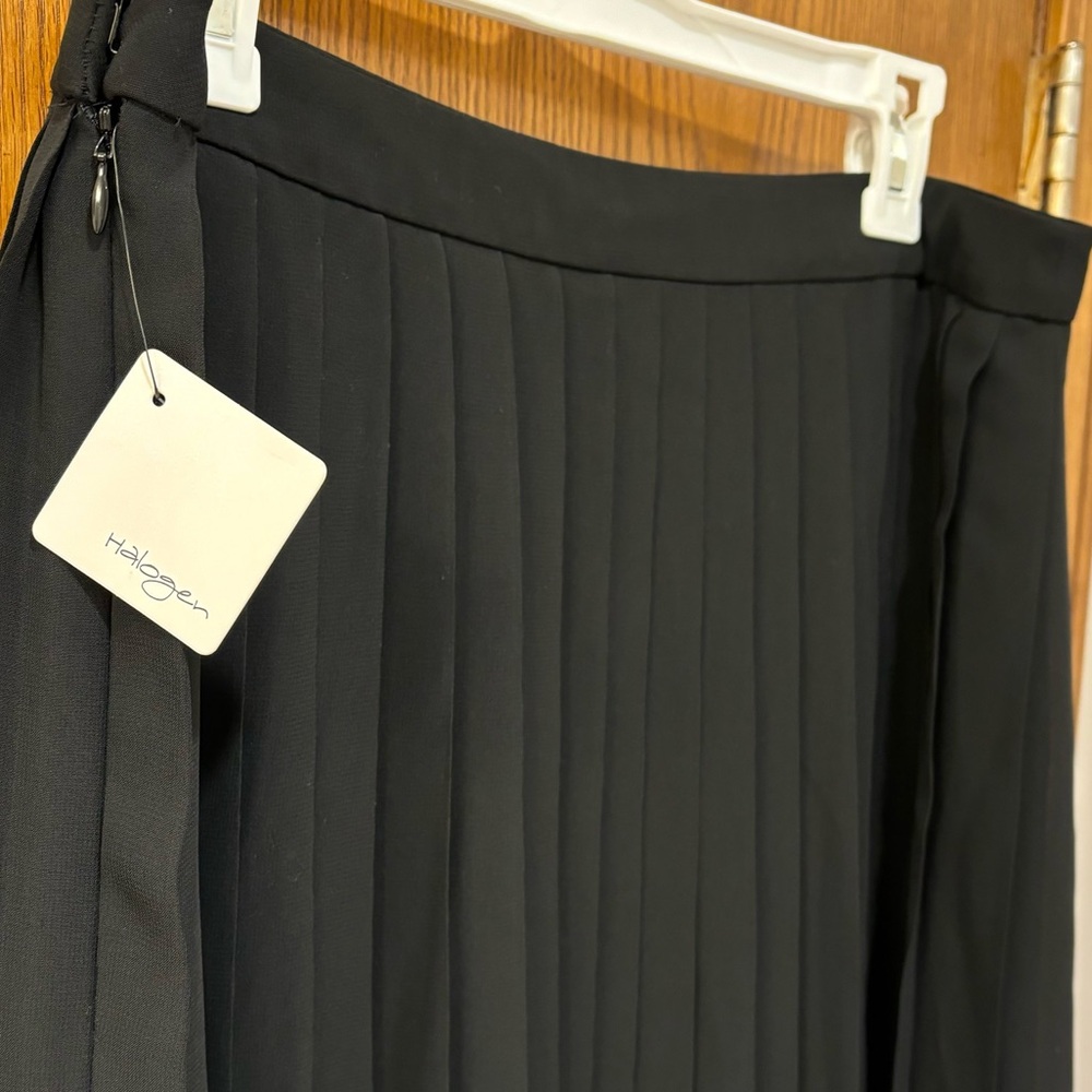 NWT pleated Halogen skirt size 12 - Picture 5 of 10